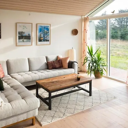 Holiday home Surrounded By Nature And Personalized Decor *