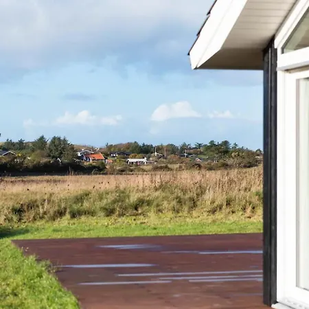 Surrounded By Nature And Personalized Decor Holiday home